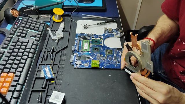 Ноутбук из хлама Samsung R560 Мощный старый ноутбук снова в строю смотреть онлайн