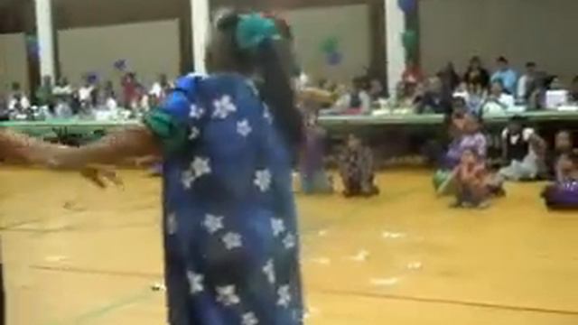 auntySia Dancing for Baby Gibson's birthday . смотреть онлайн
