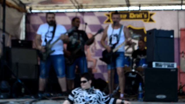 кавер Круглый год без забот Зона Молчания Ржачное Видео смотреть онлайн