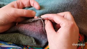 Пришиваем рукав с открытыми петлями