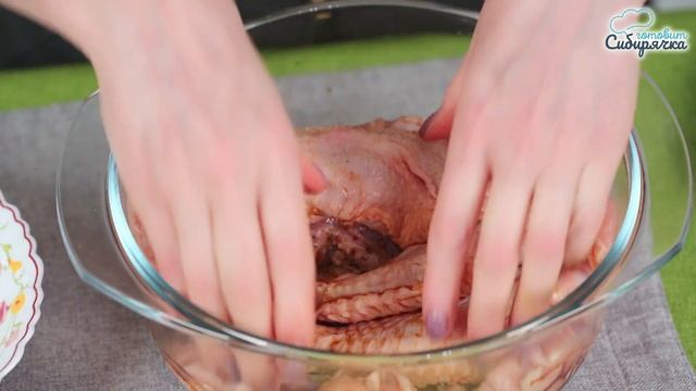 Куриные крылышки как в КФС, особенный рецепт с соусом – настоящий мясной пир! смотреть онлайн