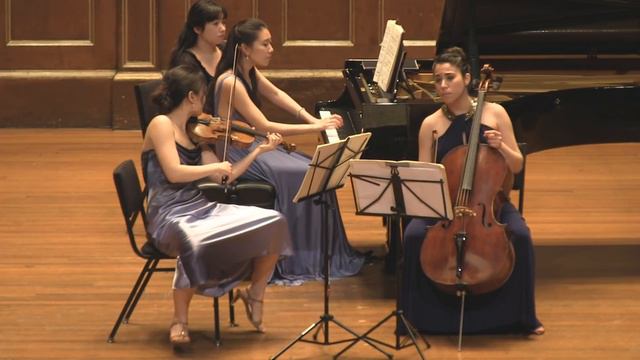 Mozart Piano Trio in G. K. 496. played by Clara Trio (Filmed by SiMon) смотреть онлайн