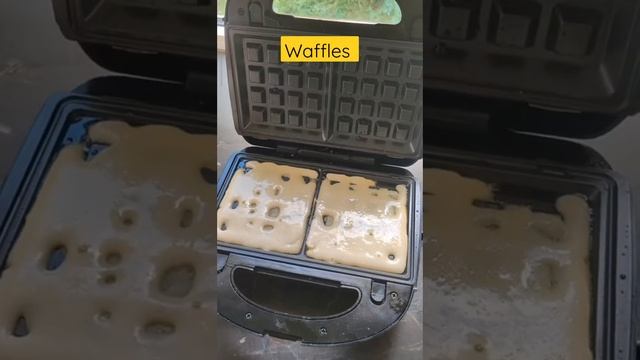 Waffles in the making #waffles #nutella смотреть онлайн