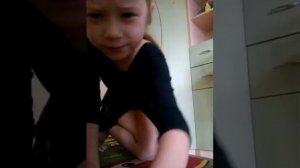 Я гимнастка. Показываю движения.