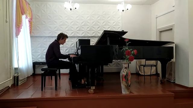 Липин Святозар. 15 лет. Л.Бетховен. Соната фа минор, op. 2 № 1, 1 часть смотреть онлайн