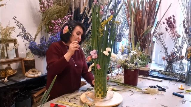 Вертикальная композиция в технике #травоплетение смотреть онлайн