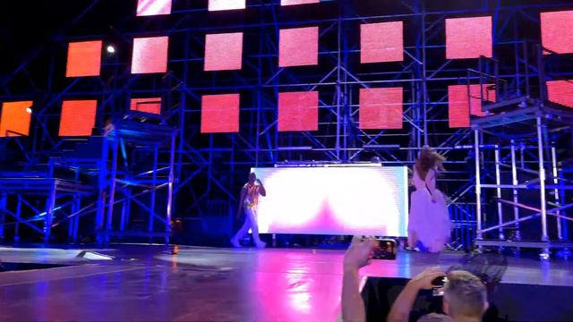 [Remastered HD] Paula Abdul - White Party Festival Facebook Live Stream (close up) смотреть онлайн