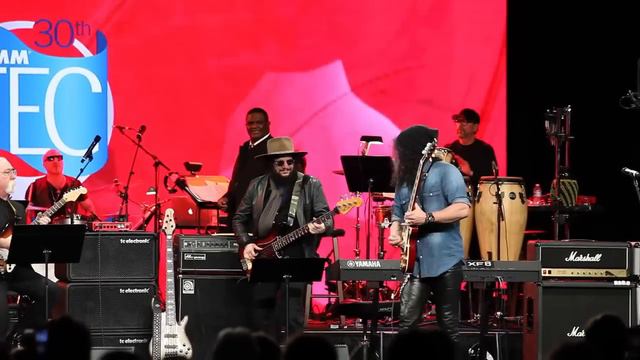 Slash, Orianthi and Jeff Baxter at NAMM 2015 смотреть онлайн