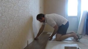 Укладка ламината. Работа мастера