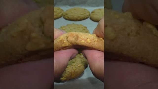 Готовим дома: печенье с кукурузными хлопьями #shorts