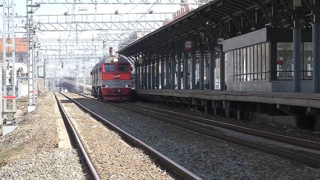 Тепловоз 2М62у-0030 (ТЧЭ-2) следует резервом. смотреть онлайн