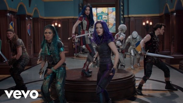 Night Falls - Descendants 3