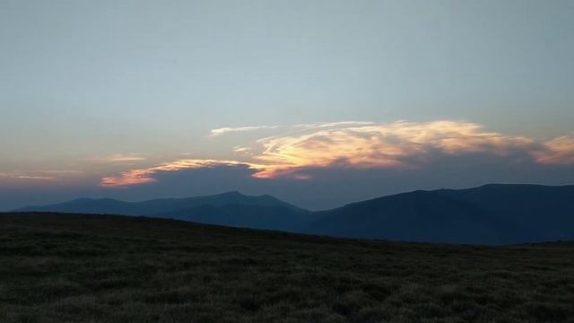 O noapte la cort pe Varful Gugu din Muntii Godeanu смотреть онлайн