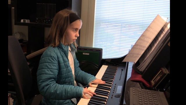 Emma Slonim plays Ellmenreich's "Spinning Song" смотреть онлайн