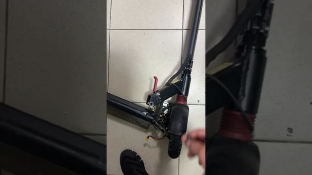Kugoo X1 сломался узел складывания смотреть онлайн