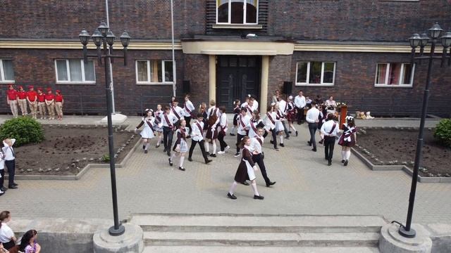 Последний звонок 2023 / 11 А - Вальс смотреть онлайн