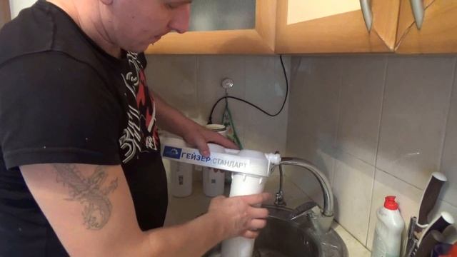 ШОК! Что мы пьем из крана! Меняем фильтр для воды!SHOCK! What we drink from the tap! смотреть онлайн