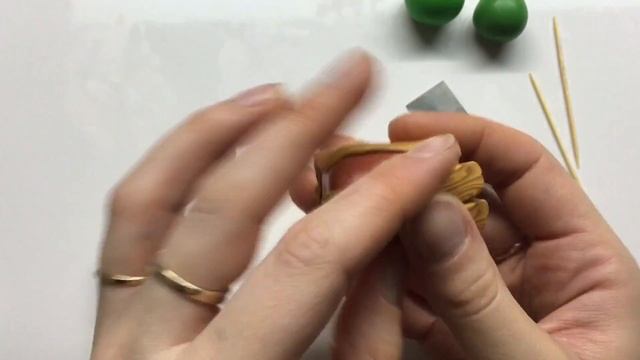ПРОСТОЙ Мастер-класс / Лук из полимерной глины / овощи из полимерной глины / Polymer clay смотреть онлайн