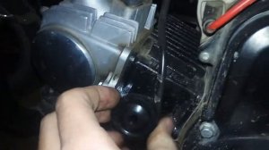 Почему шуми,гремит двигатель в альфе?и как от этого избавиться?