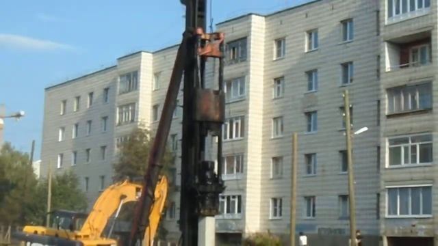Работа сваебойки СП49.