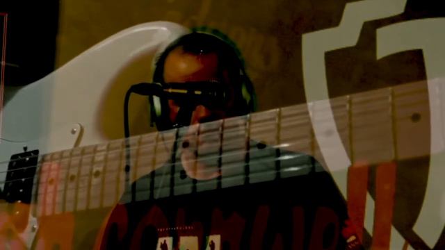 Hugh Cornwell - In The Dead Of The Night смотреть онлайн
