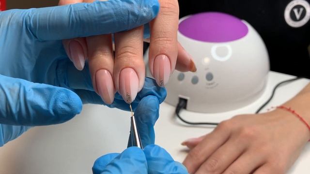 Дизайн ногтей: аэрография с растяжкой блестками смотреть онлайн