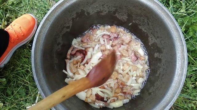 Мамалыга- молдавская кухня; банош( бануш) готовят на Закарпатье.Готовится из кукурузной крупы. смотреть онлайн