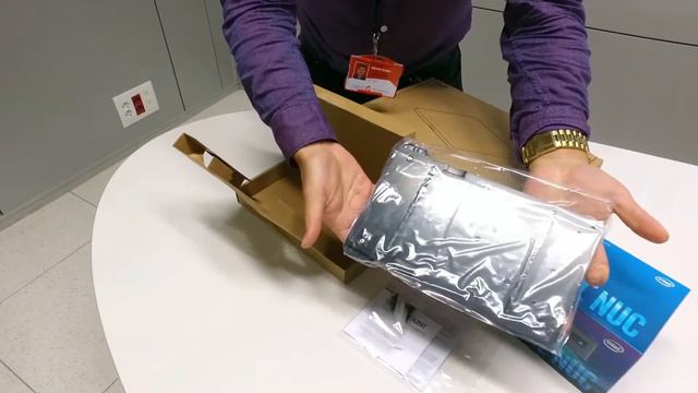 Unboxing Logitech MeetUp смотреть онлайн