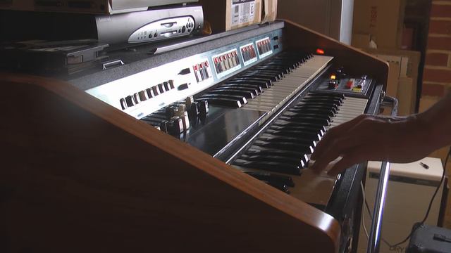 Farfisa Professional 110R organ: "Superpartner" demo смотреть онлайн