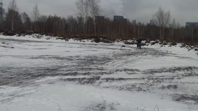 Первая тренировка Лизы на кроссовой Yamaha 85 (2) 14 дек. 2013г. смотреть онлайн