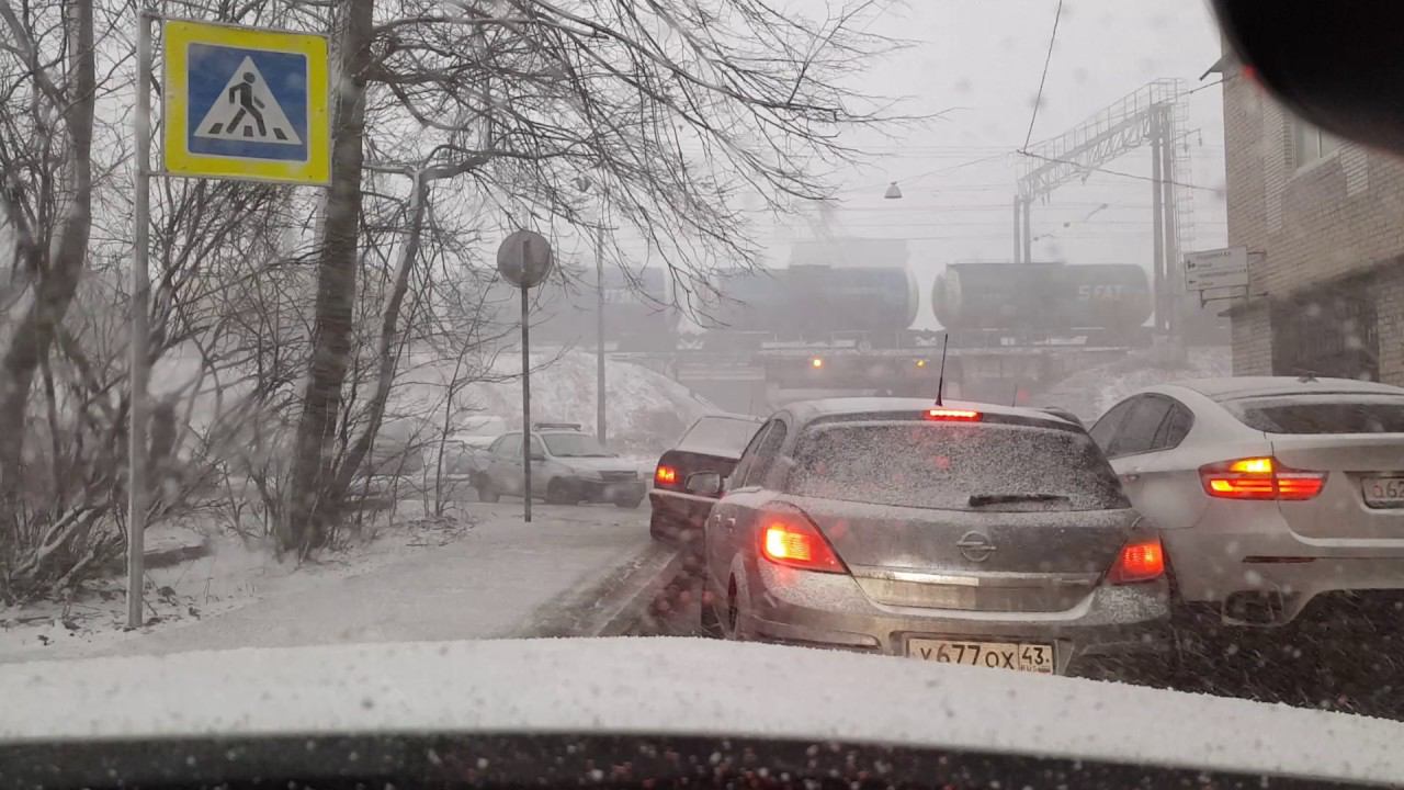 День жестянщика в конце марта или час в пробке на Коли Томчака смотреть онлайн