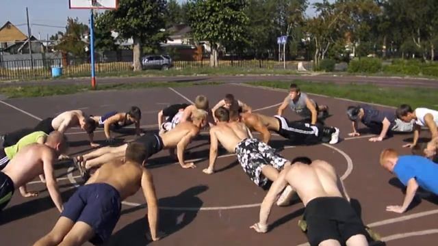 Отжимание дворовых спортсменов Барнаула смотреть онлайн