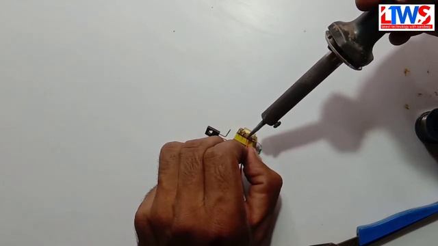 220volt mini inverter,9volt to 220 volt inverter,9v की बैटरी से 220v का बल्ब कैसे जलाये|| by sandee смотреть онлайн