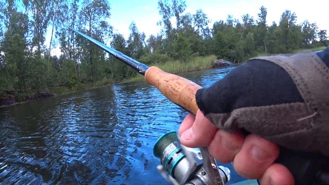Рыбалка с лодки на спиннинг и на поплавок, река Беличья. Fishing from a boat for spinning gear смотреть онлайн