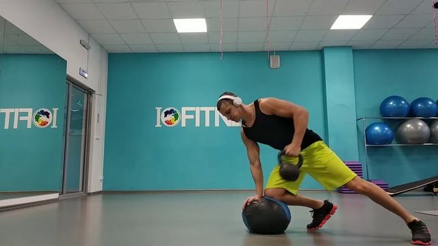 Упражнение с гирей для спины смотреть онлайн