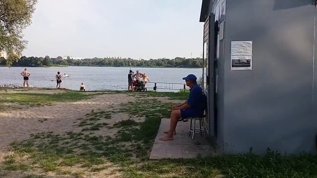 Вечерком ходили купаться на городской пляж. Брест-влог смотреть онлайн