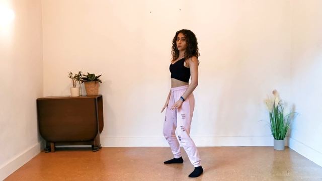 So you can body roll... Can you reverse it? | How to do a reverse / upward BODY ROLL | EASY to lear смотреть онлайн