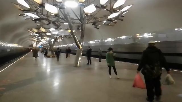 Станция метро "ТРОПАРЕВО" смотреть онлайн