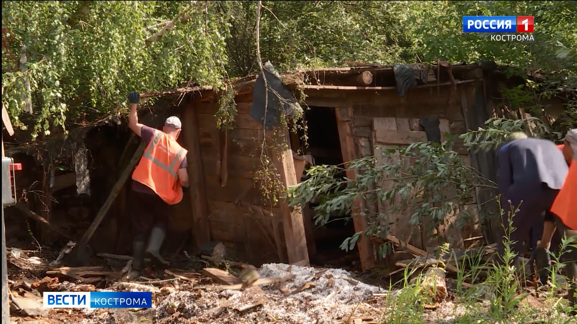 Кострома постепенно освобождается от незаконных построек