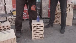 Установка подрозетника в керамическом поризованном блоке СБК