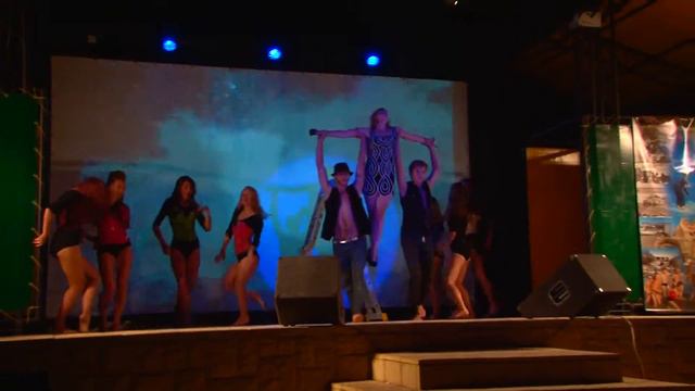 "Бурлеск" смотреть онлайн