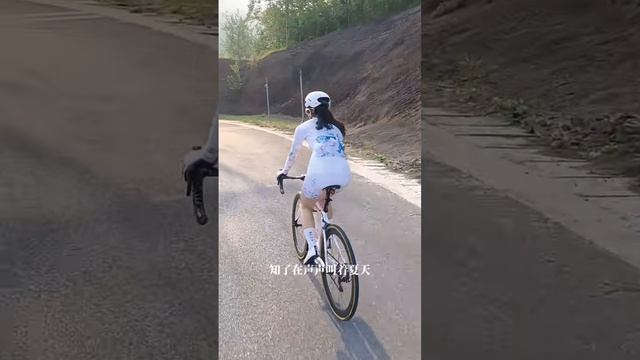 Cycle for healthy in Angkor wat смотреть онлайн