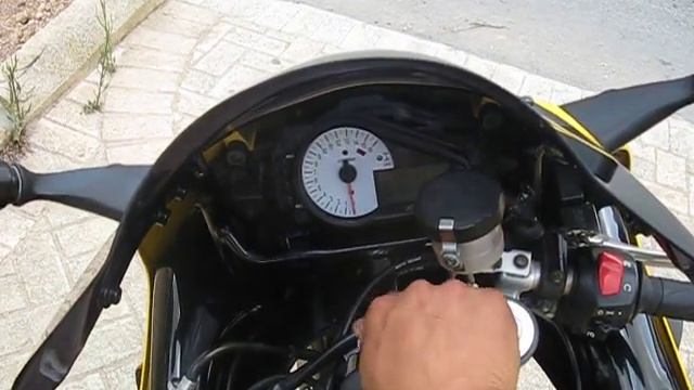 Suzuki GSXR 600 K1 смотреть онлайн