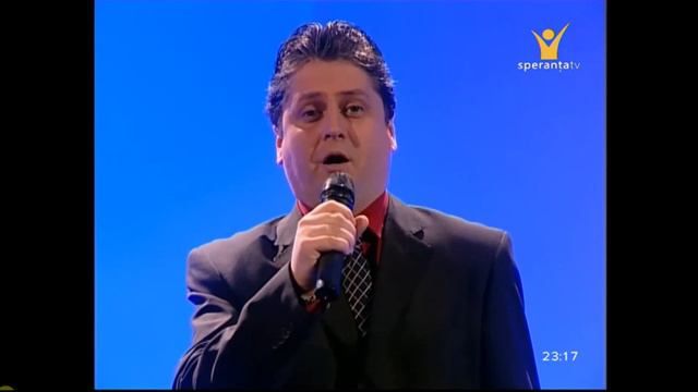 Lucian Oniță și Gina Oniță - Isus și eu - pian Andrei Barbu смотреть онлайн