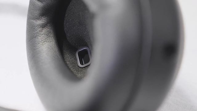 A look at the Sony WH - 1000XM4 Headphones in 4K смотреть онлайн