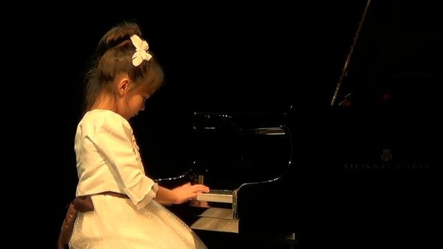 Nina SIKANDARI - Chanson du voyageur - Th. Lack смотреть онлайн