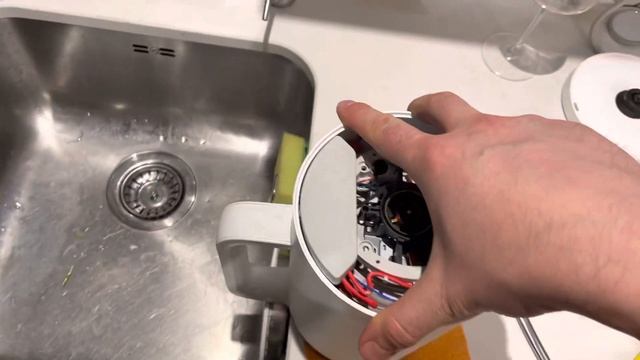 Xiomi Mi Kettle чайник. Ремонт без паяльника. Не греет, не кипятит. Отказ реле и системы нагрева. смотреть онлайн