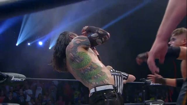 Willow Helps Decay Defeat Jeff Hardy and James Storm? смотреть онлайн