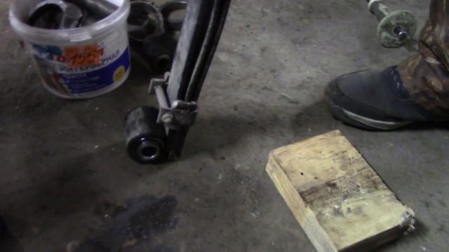 Замена сайленблоков на рессорах УАЗ Патриот и резиновых втулок! смотреть онлайн