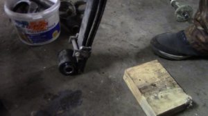 Замена сайленблоков на рессорах УАЗ Патриот и резиновых втулок!